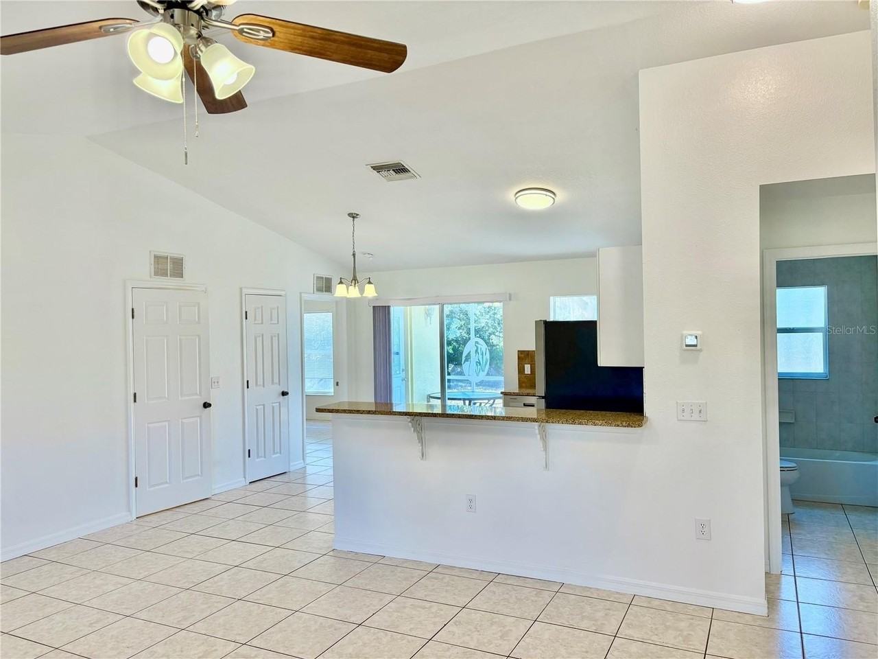 225 Santa Fe St - Photo 6 of 26