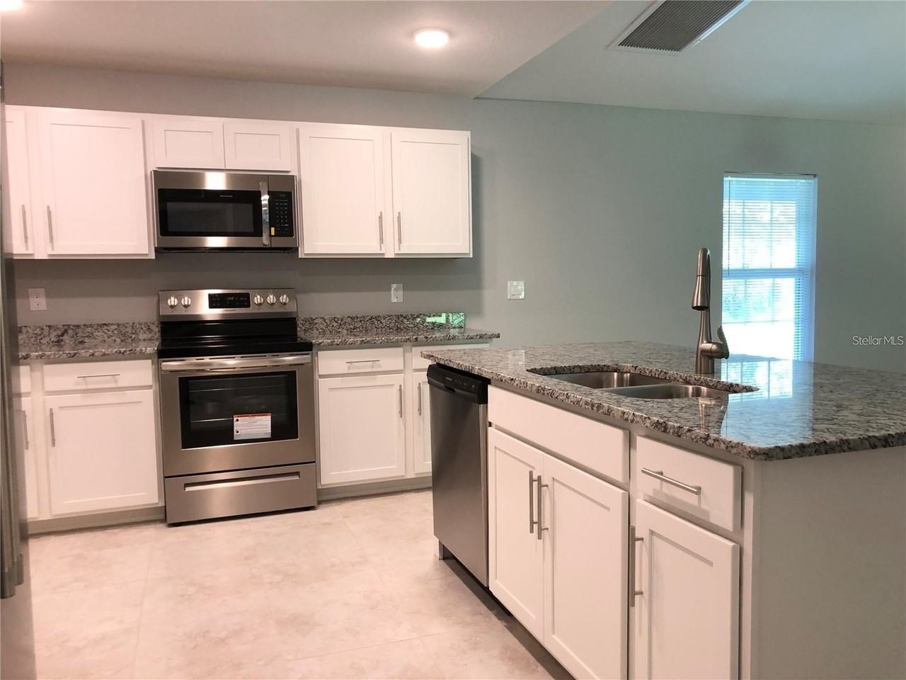 4463 Antioch St - Photo 5 of 22