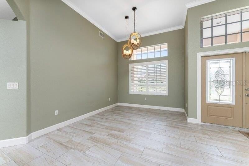 1030 Via Formia - Photo 4 of 31