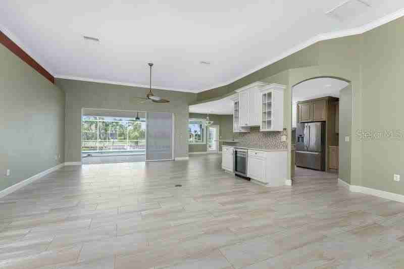 1030 Via Formia - Photo 6 of 31