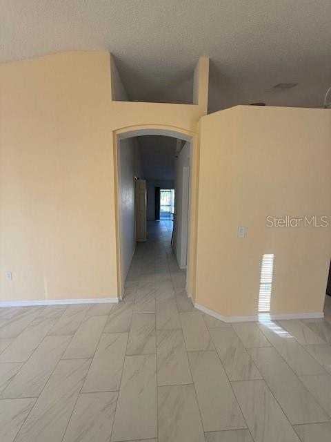 41 Pershing Ln - Photo 4 of 17