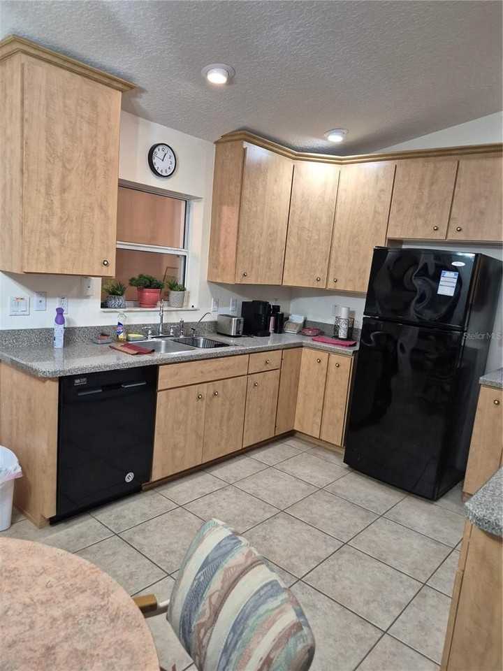 73 Lynbrook Dr #A - Photo 5 of 27