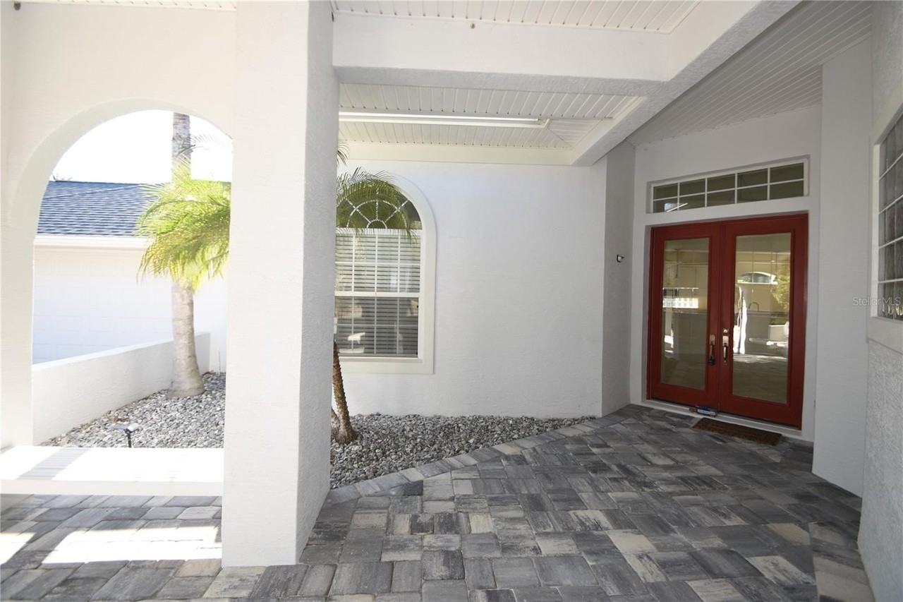 17 Oasis Cir - Photo 2 of 50