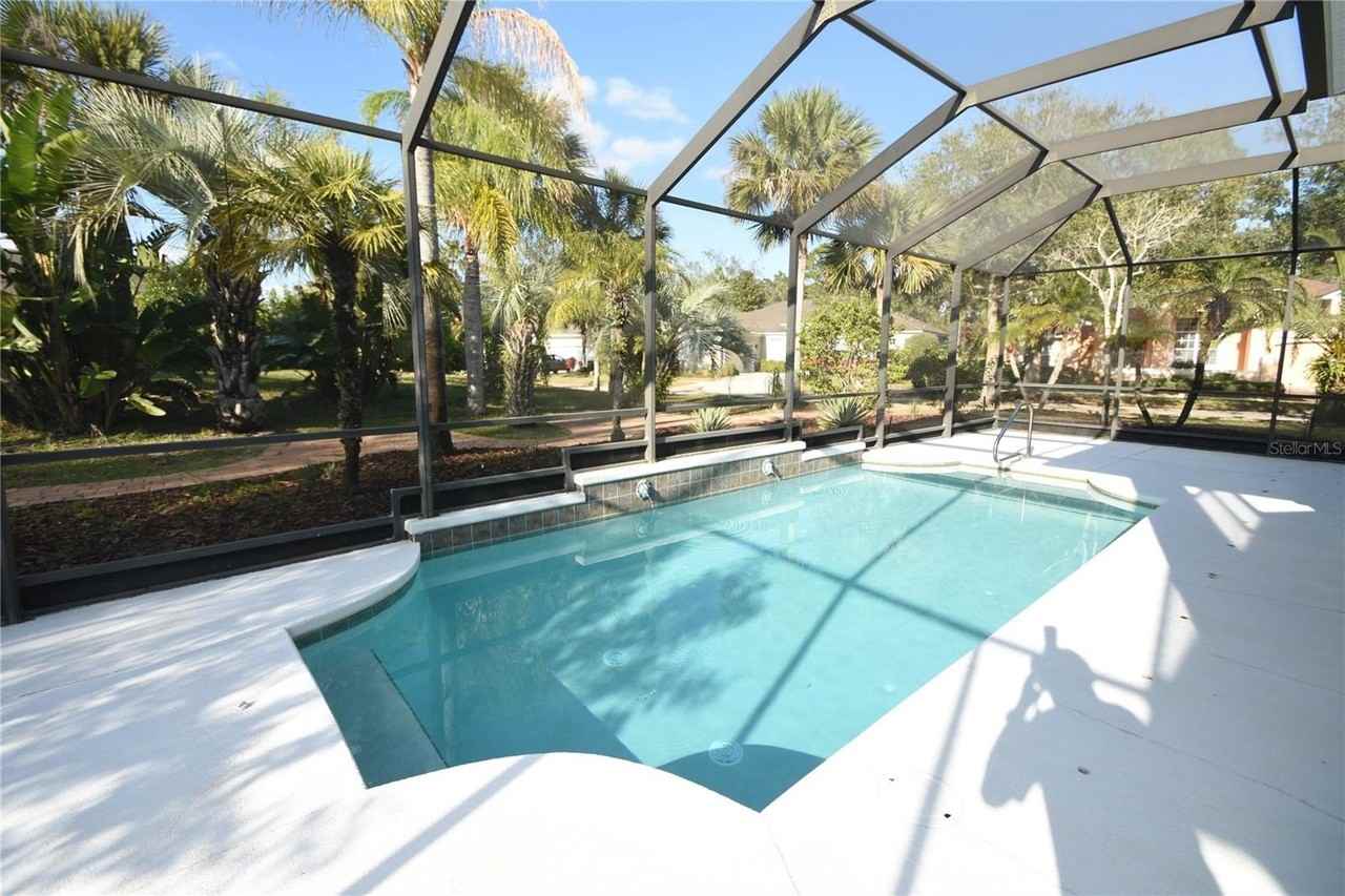 17 Oasis Cir - Photo 3 of 50