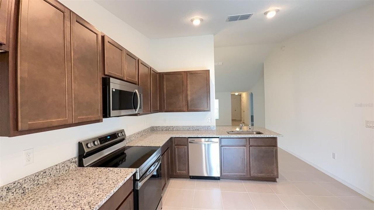 4 Llobell Pl #A - Photo 2 of 27