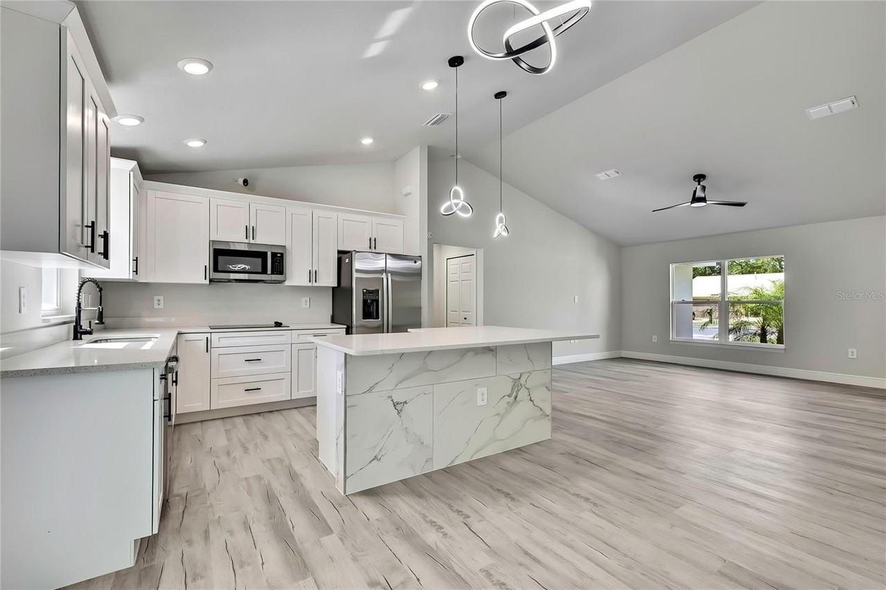 16487 Sw 55th Court Rd - Photo 3 of 12