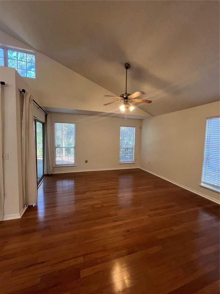 5206 Sw 94th St - Photo 3 of 10