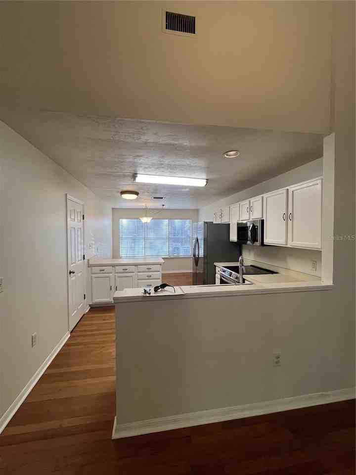5206 Sw 94th St - Photo 5 of 10