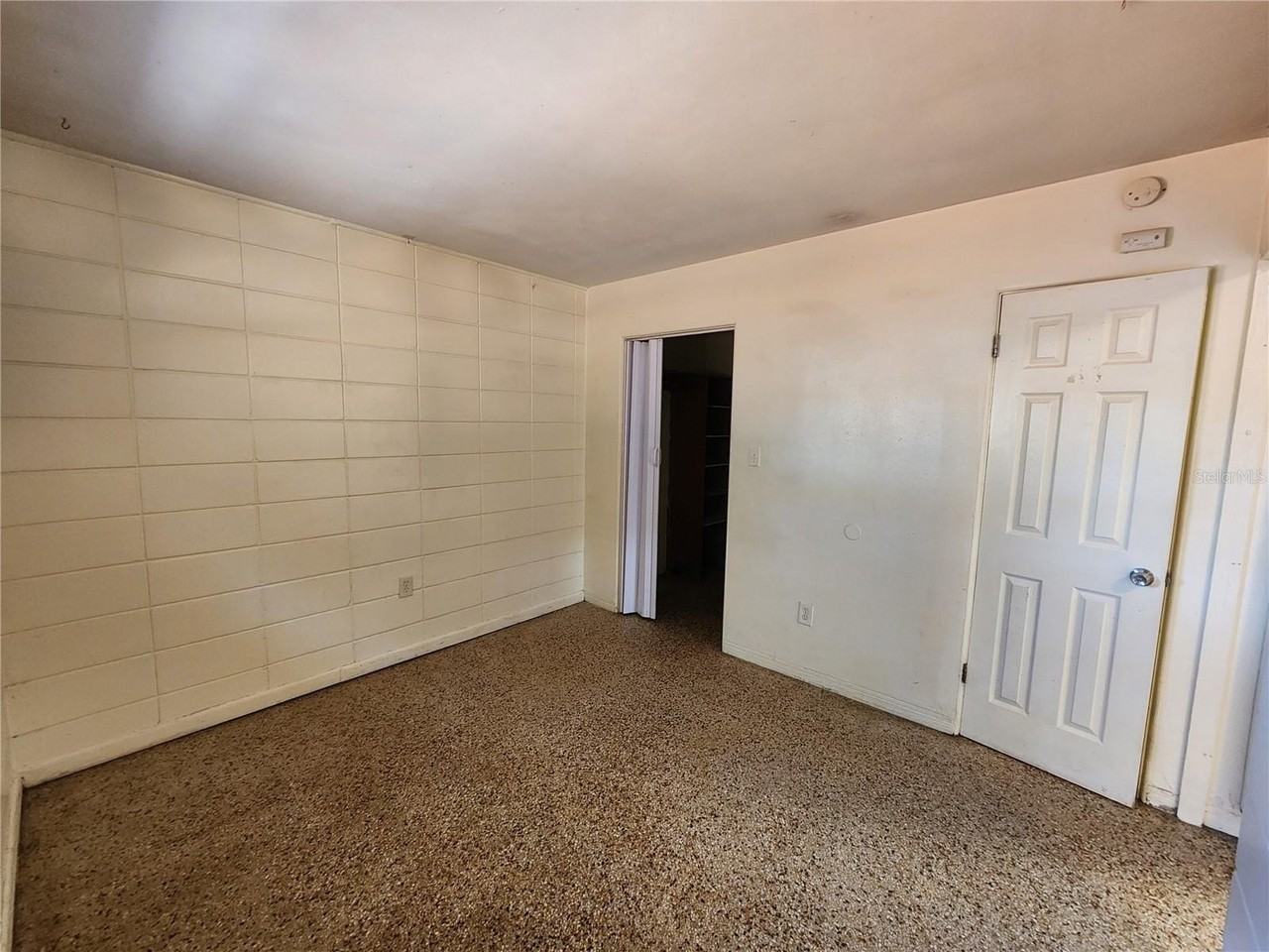 1933 Nw 4th Ave #B - Photo 6 of 22