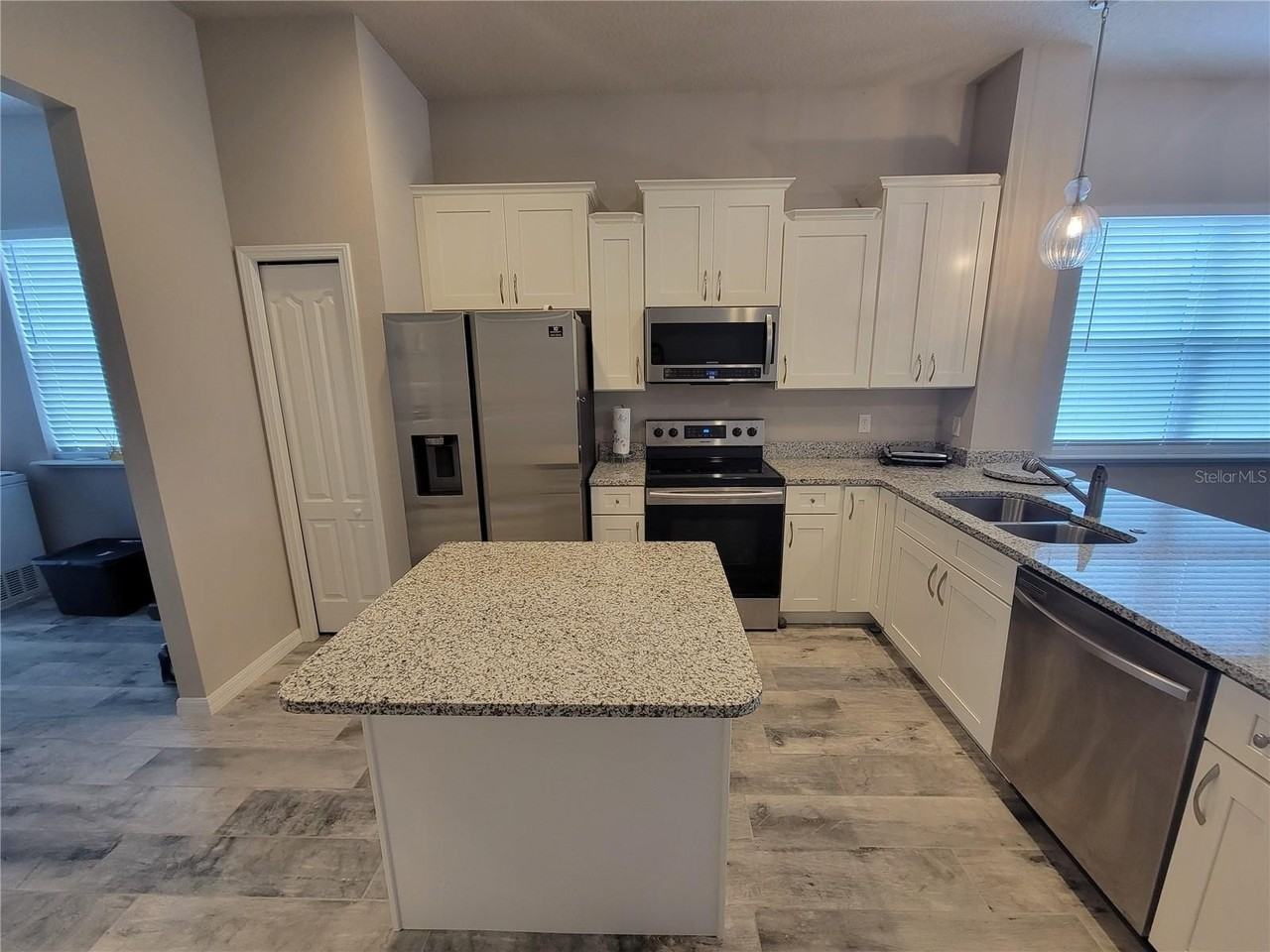 6323 Sw 47th Ter - Photo 5 of 25