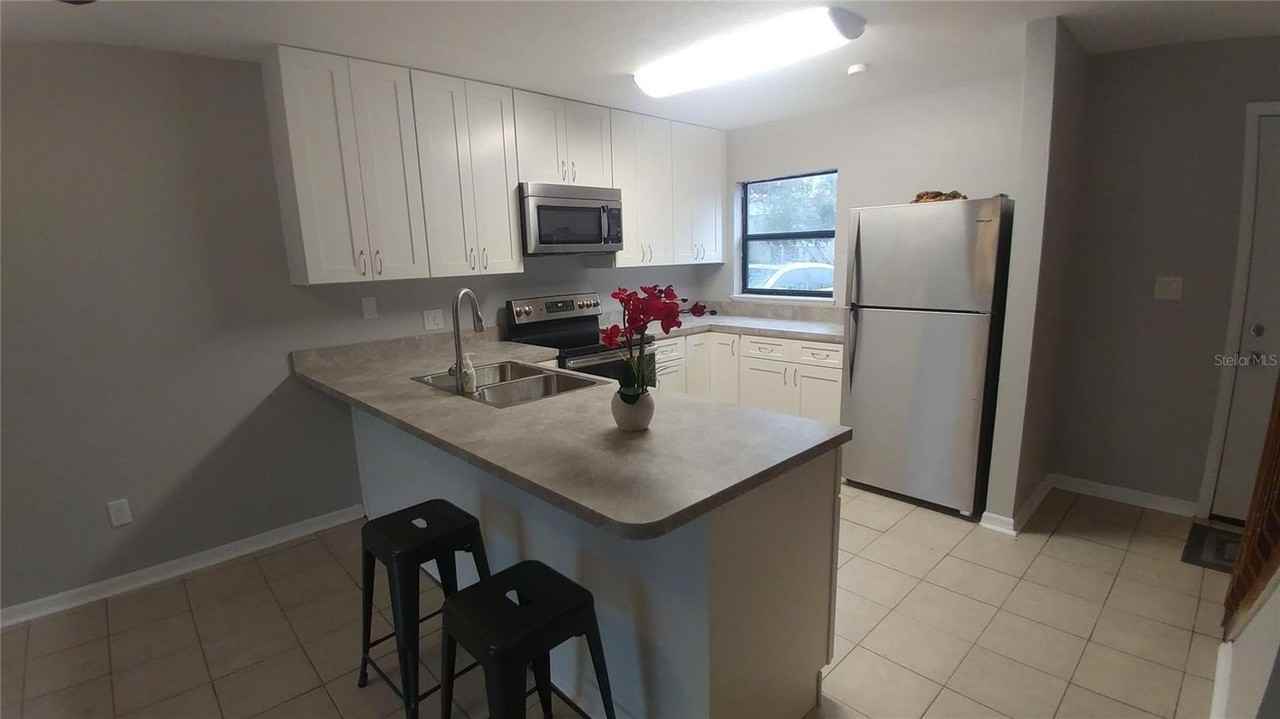 3500 Sw 29th Ter #C - Photo 5 of 18