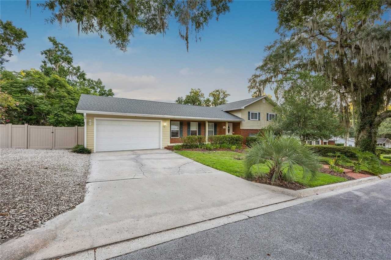 2026 Nw 19th Ln - Photo 4 of 43