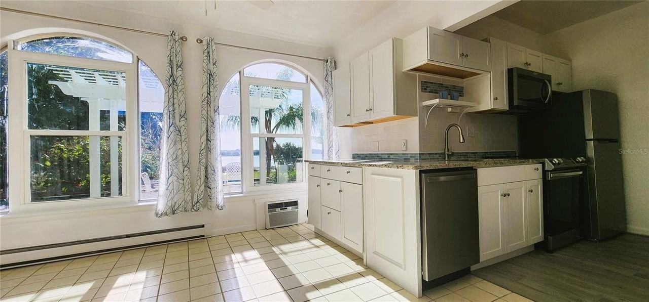 1854 Highland Park Dr S #A - Photo 4 of 12