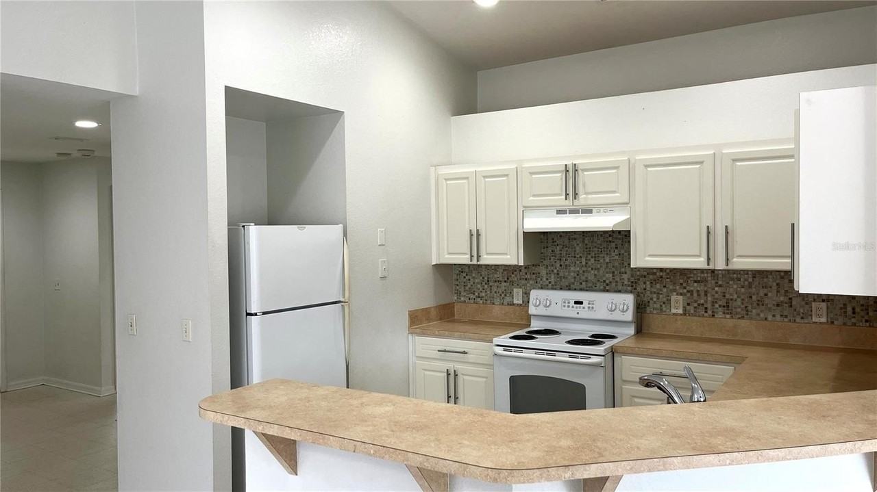 1310 E Myrtle St - Photo 4 of 14