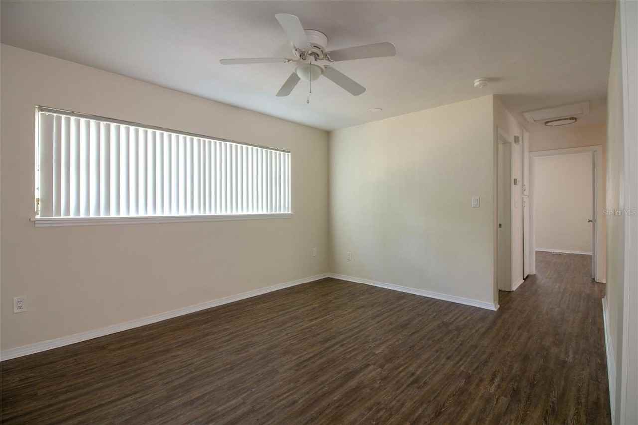 549 Norfolk Cir - Photo 4 of 14