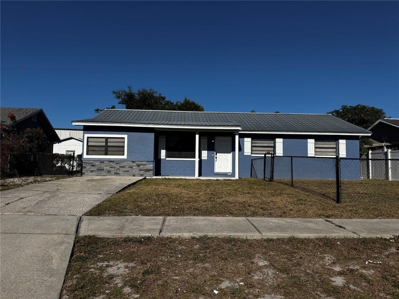 409 Fern Rd - Photo 2 of 21