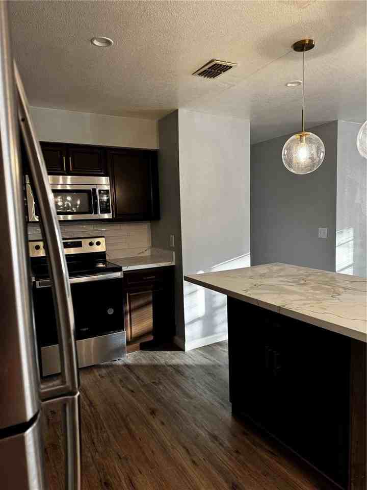 409 Fern Rd - Photo 3 of 21