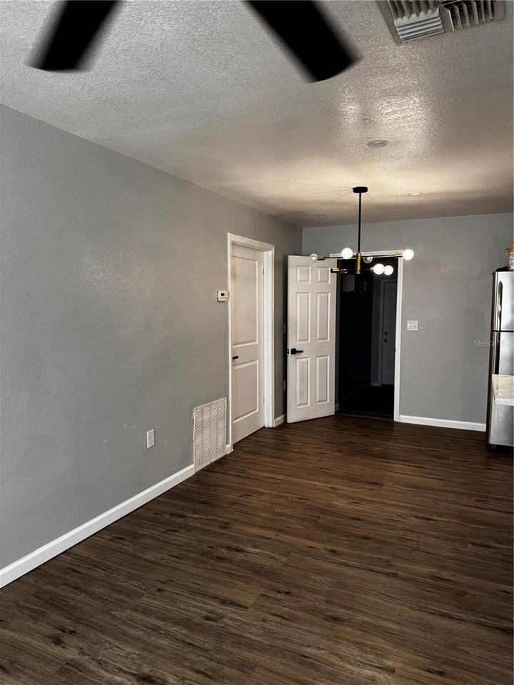 409 Fern Rd - Photo 7 of 21