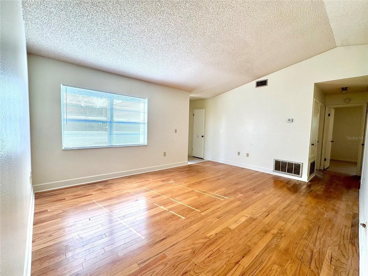 566 Northride Trl - Photo 2 of 15