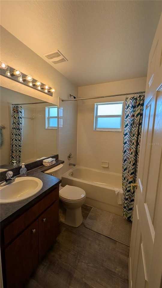 2764 Oak Hammock Loop - Photo 2 of 12