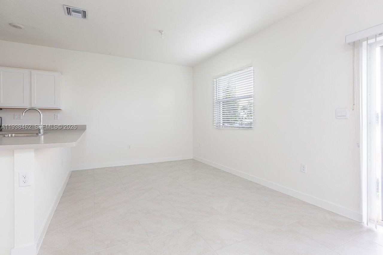 1780 Se 9th Ave - Photo 4 of 8