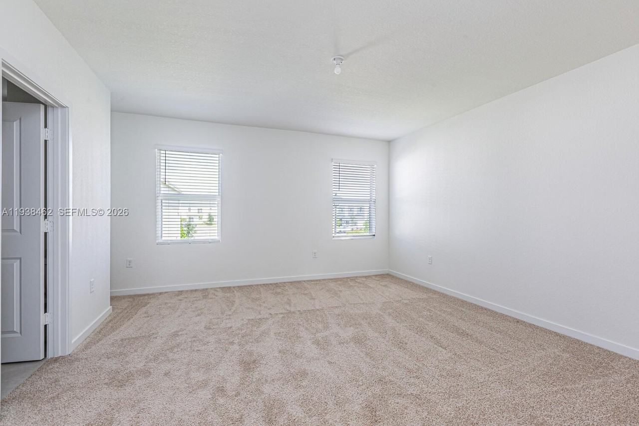 1780 Se 9th Ave - Photo 7 of 8