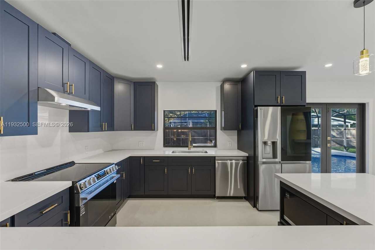 7505 Sw 167th St - Photo 2 of 8