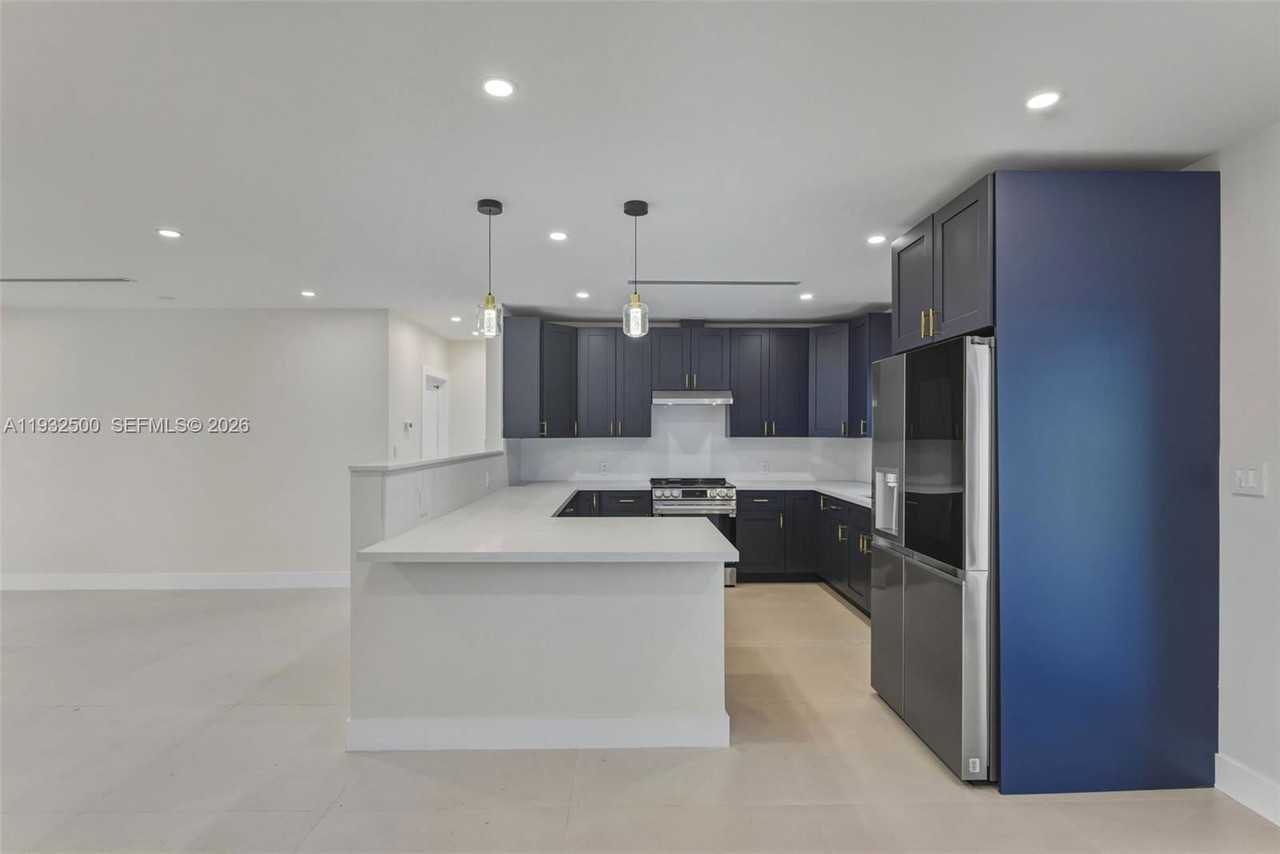 7505 Sw 167th St - Photo 4 of 8