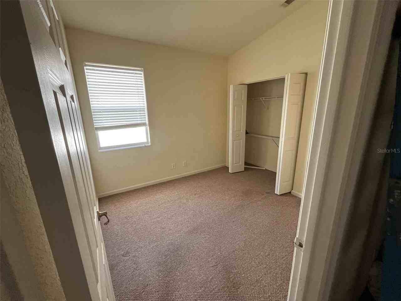 3076 Laurel Ridge Cir - Photo 3 of 12