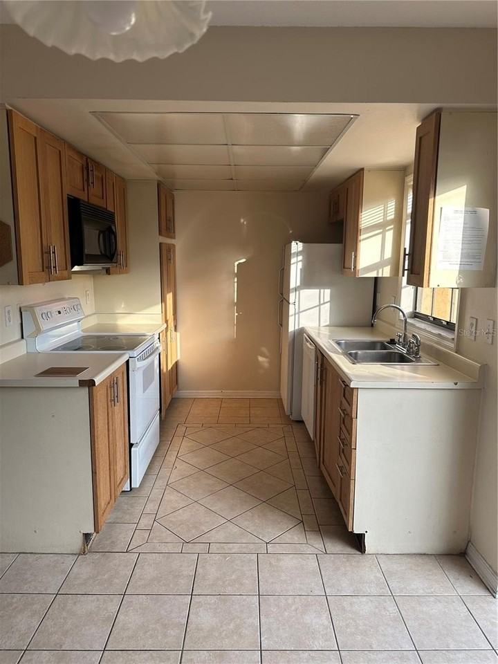 7412 Woodburn Ct #23 - Photo 3 of 33