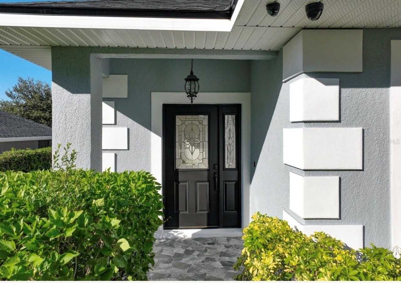 10817 Masters Dr - Photo 2 of 50