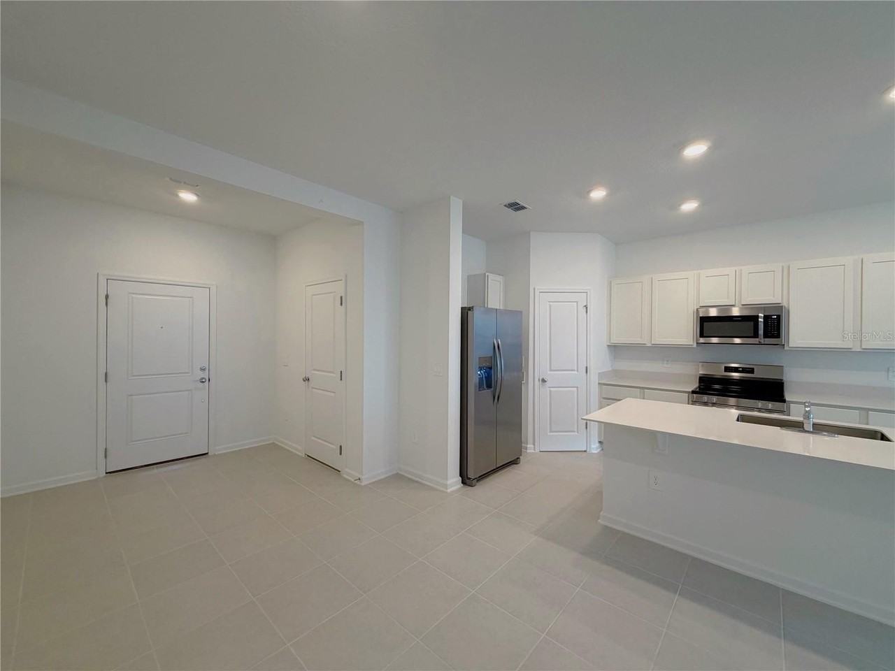 618 Poppy Ln - Photo 3 of 22