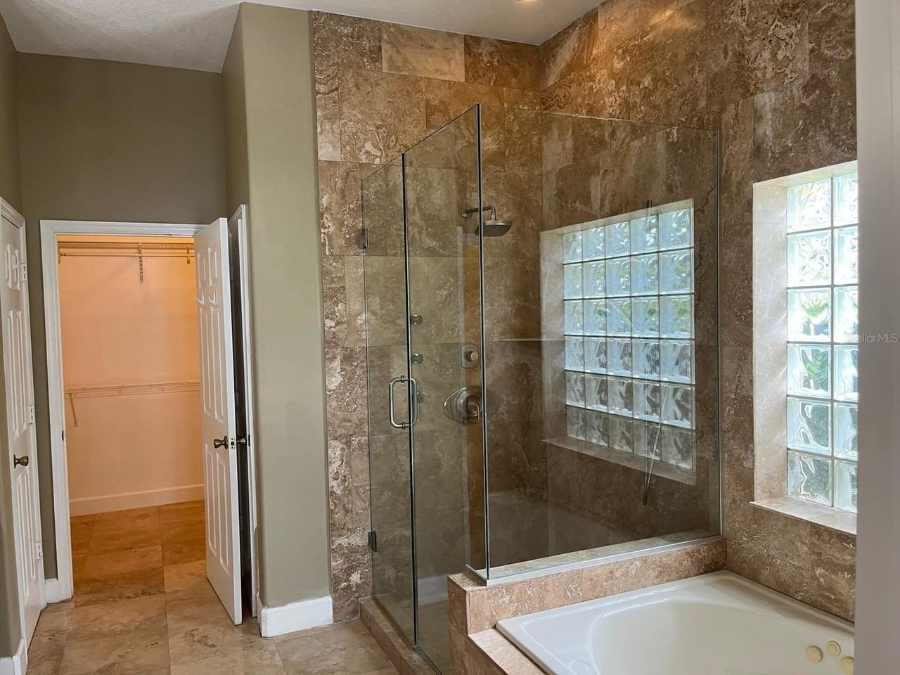 1351 Glenwick Dr - Photo 2 of 17