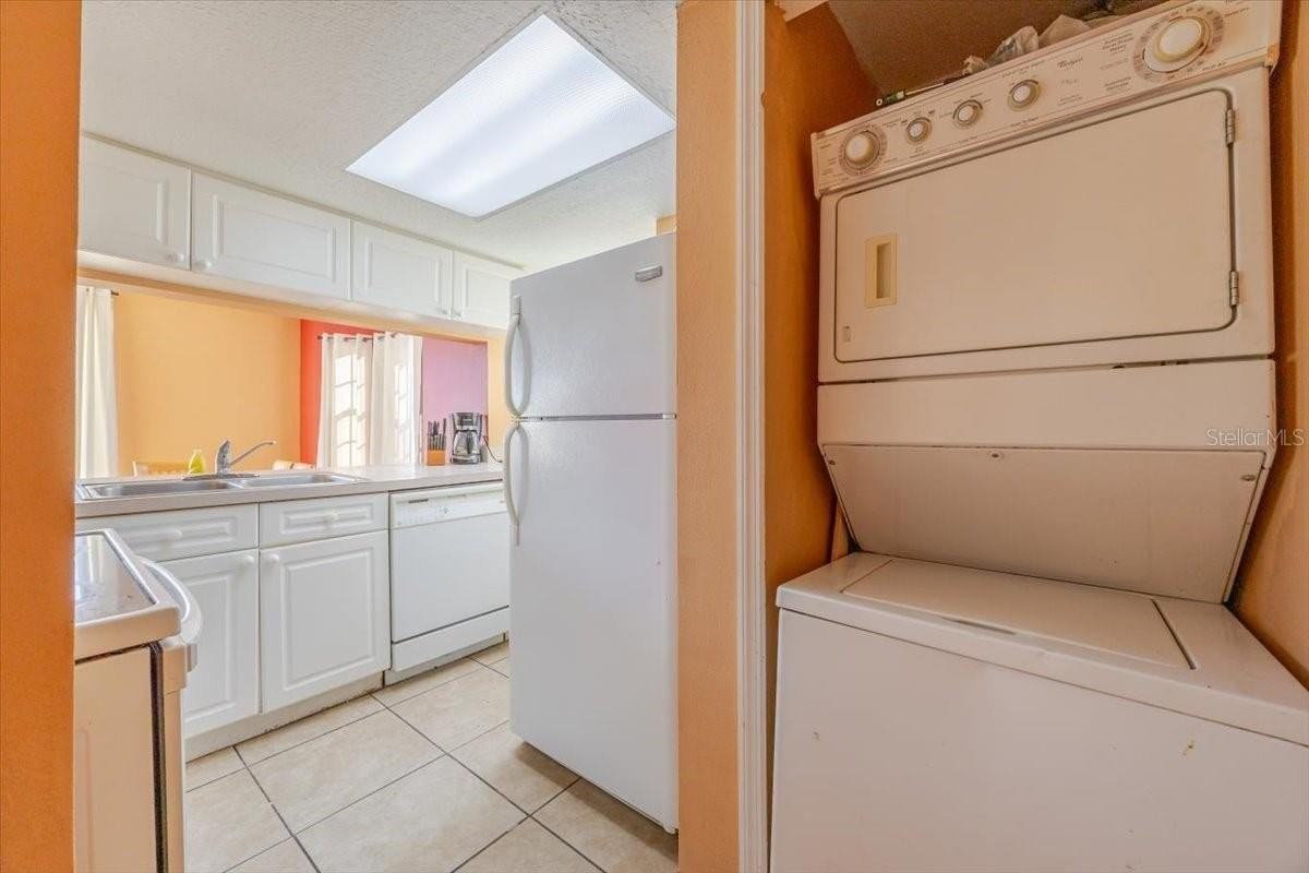 203 Coco Plum Dr - Photo 3 of 25