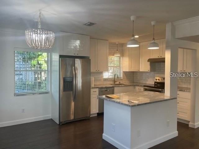 918 Golfview St - Photo 2 of 19