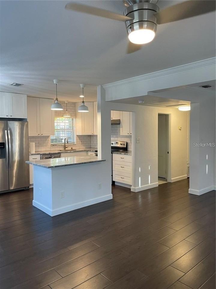 918 Golfview St - Photo 5 of 19