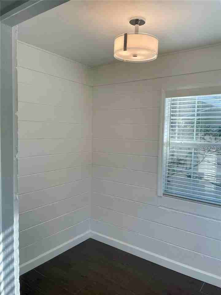 918 Golfview St - Photo 7 of 19