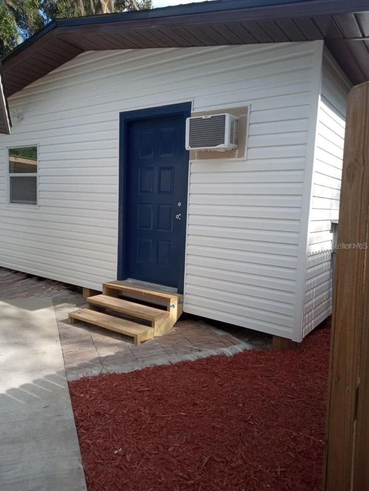 3212 Netherwood Dr - Photo 2 of 6