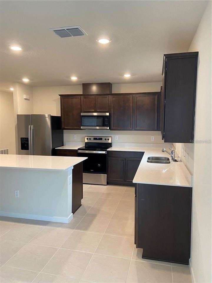 1575 Aspen Ave - Photo 7 of 30