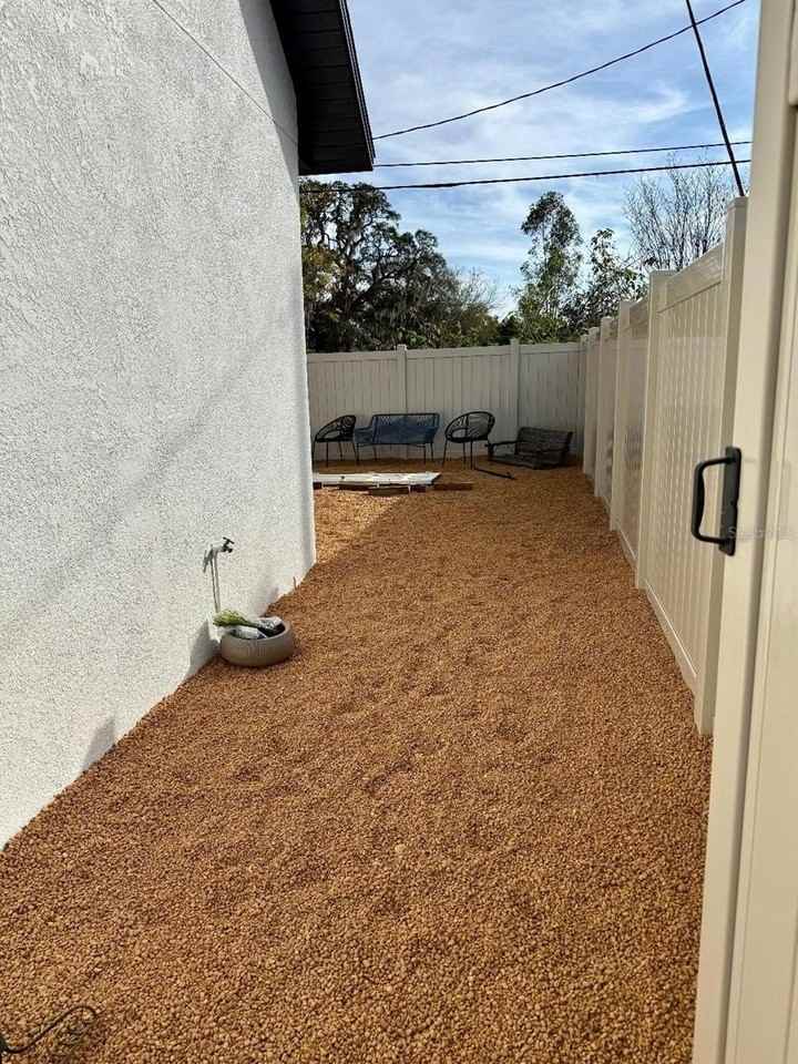 1183B Chestnut St - Photo 5 of 34