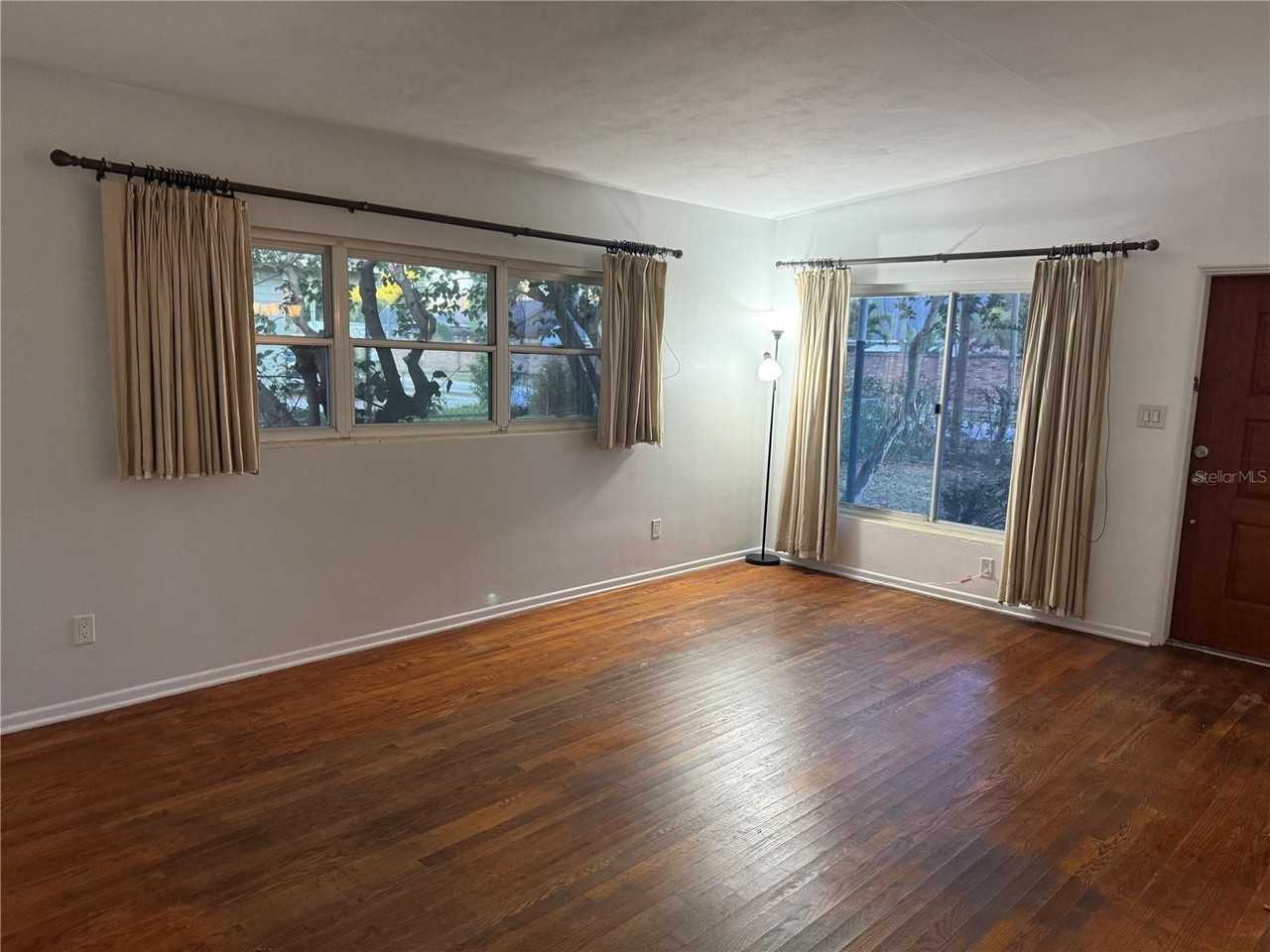 2428 Pershing Ave - Photo 3 of 19