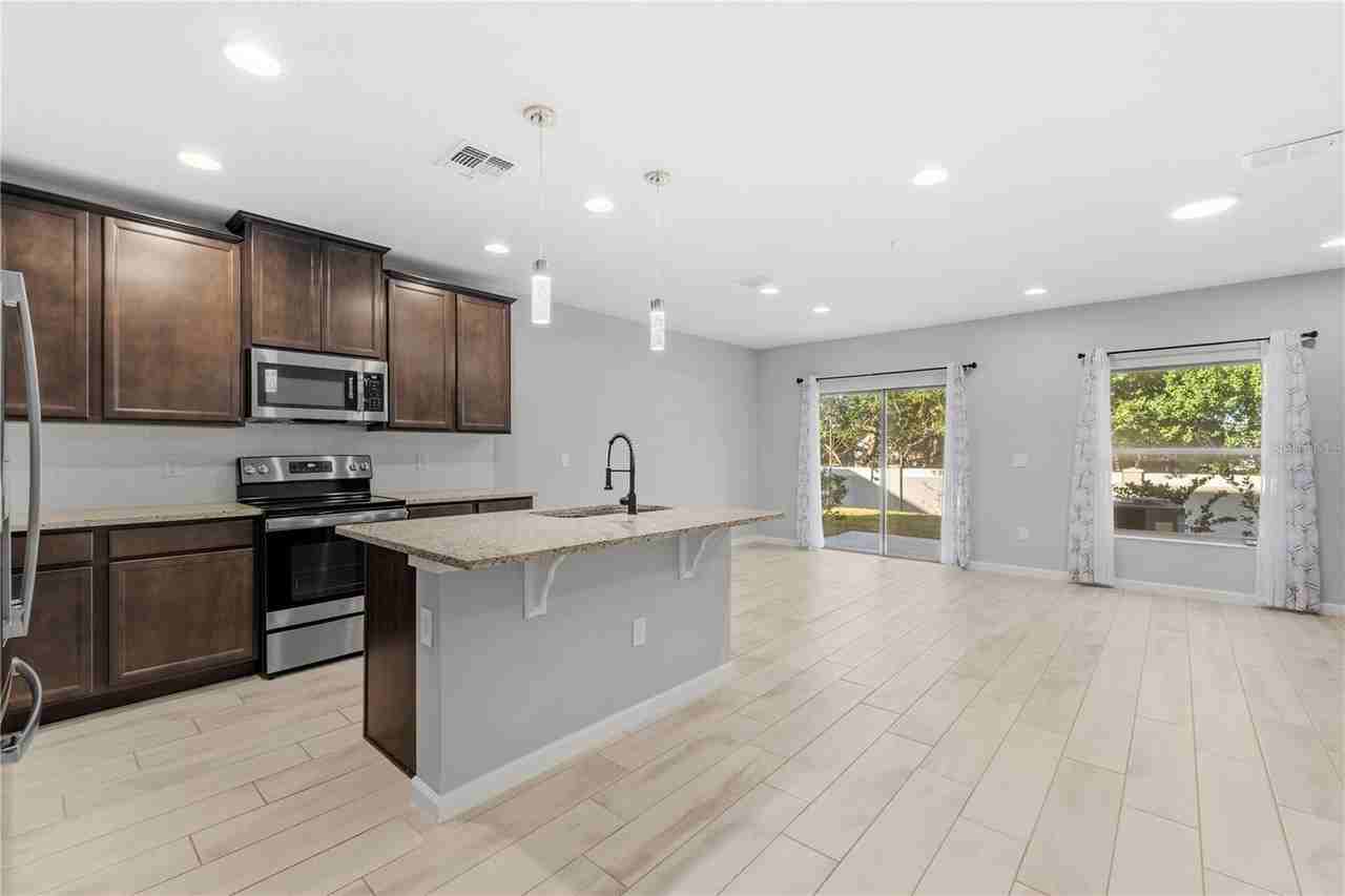 260 Smugglers Way - Photo 3 of 34