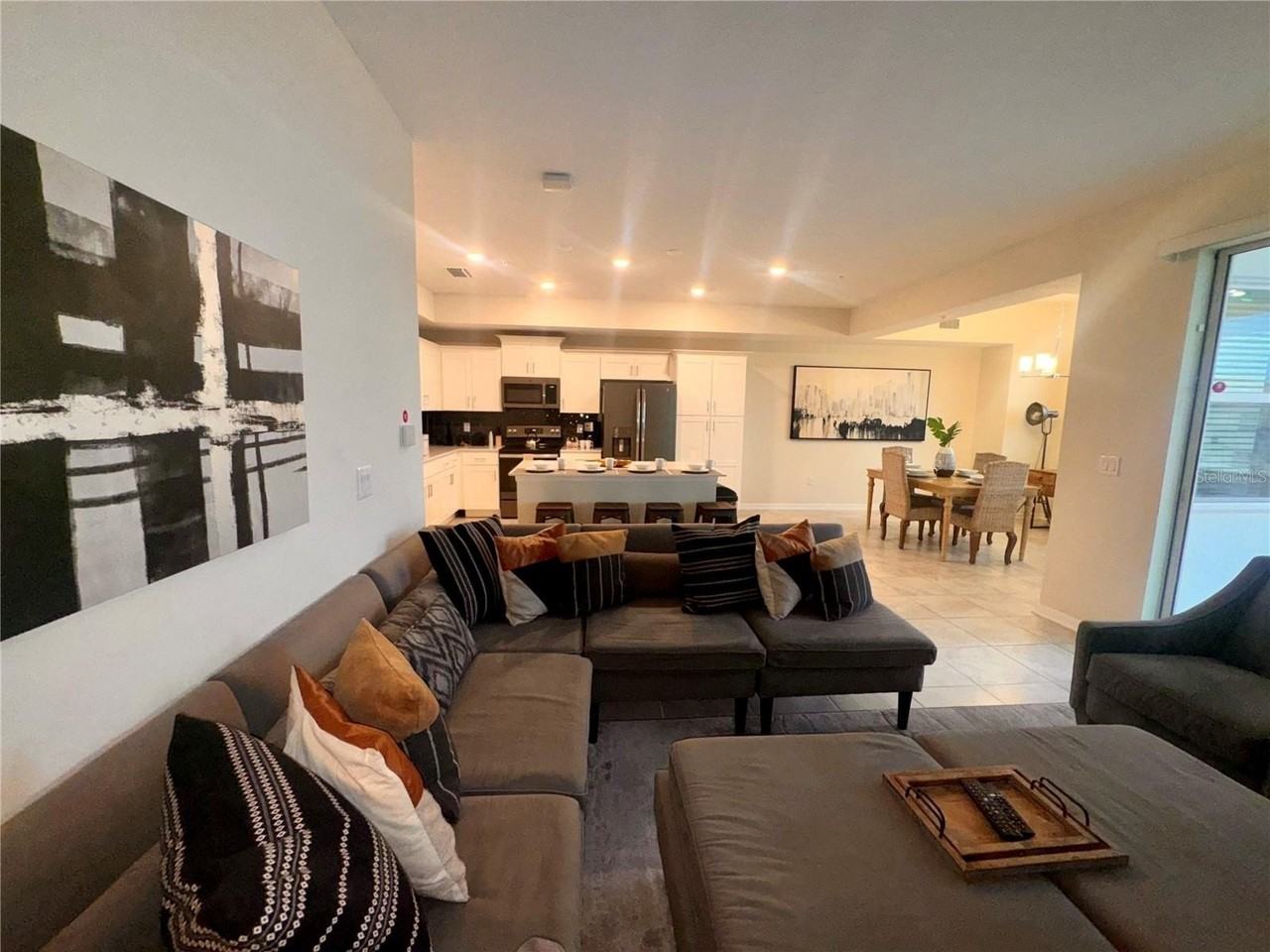 3150 Paradox Cir #406 - Photo 3 of 26