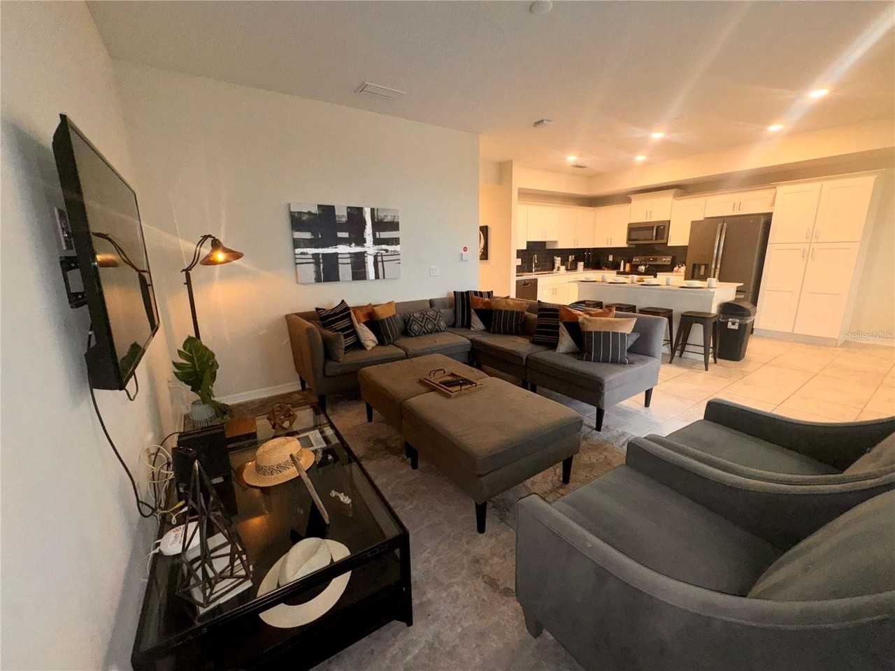 3150 Paradox Cir #406 - Photo 4 of 26