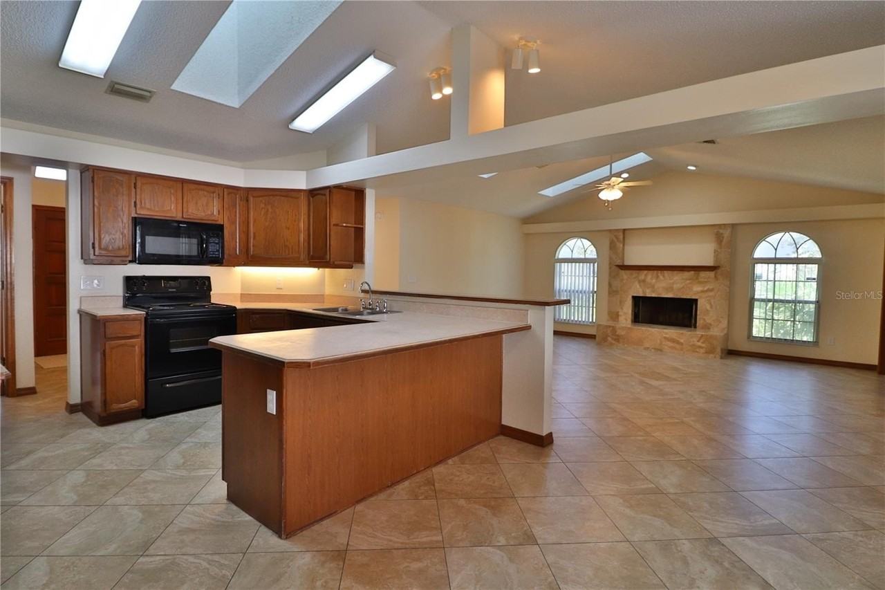 1088 Tivoli Dr - Photo 2 of 21