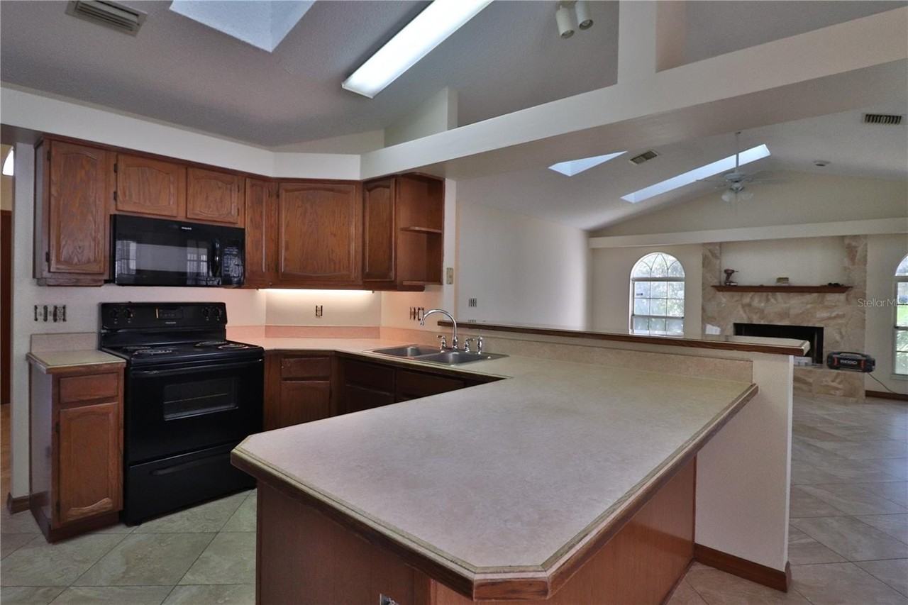 1088 Tivoli Dr - Photo 3 of 21