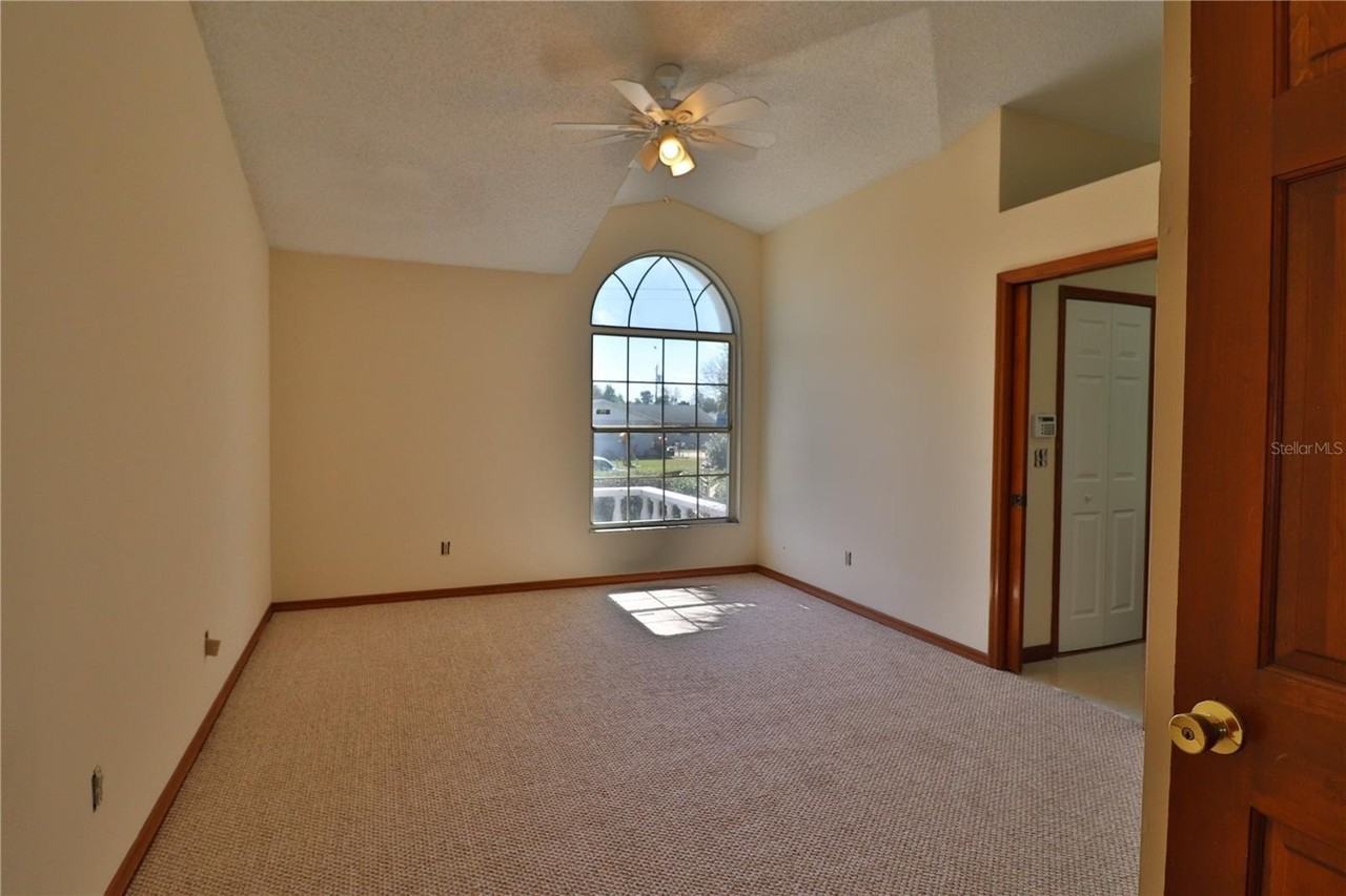 1088 Tivoli Dr - Photo 4 of 21