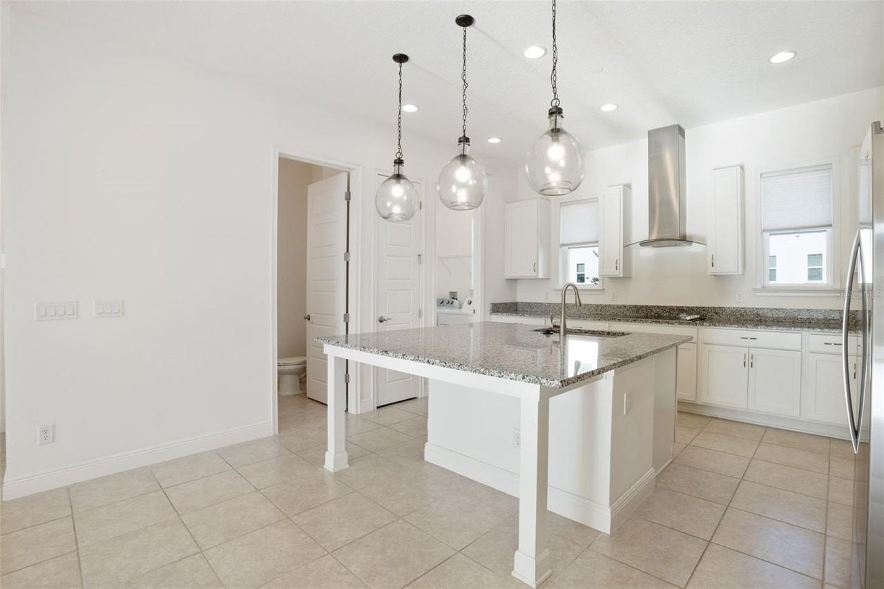 13581 Larkton Ln - Photo 7 of 33