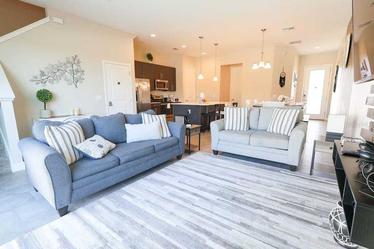 216 Villa Domani Cir - Photo 2 of 21