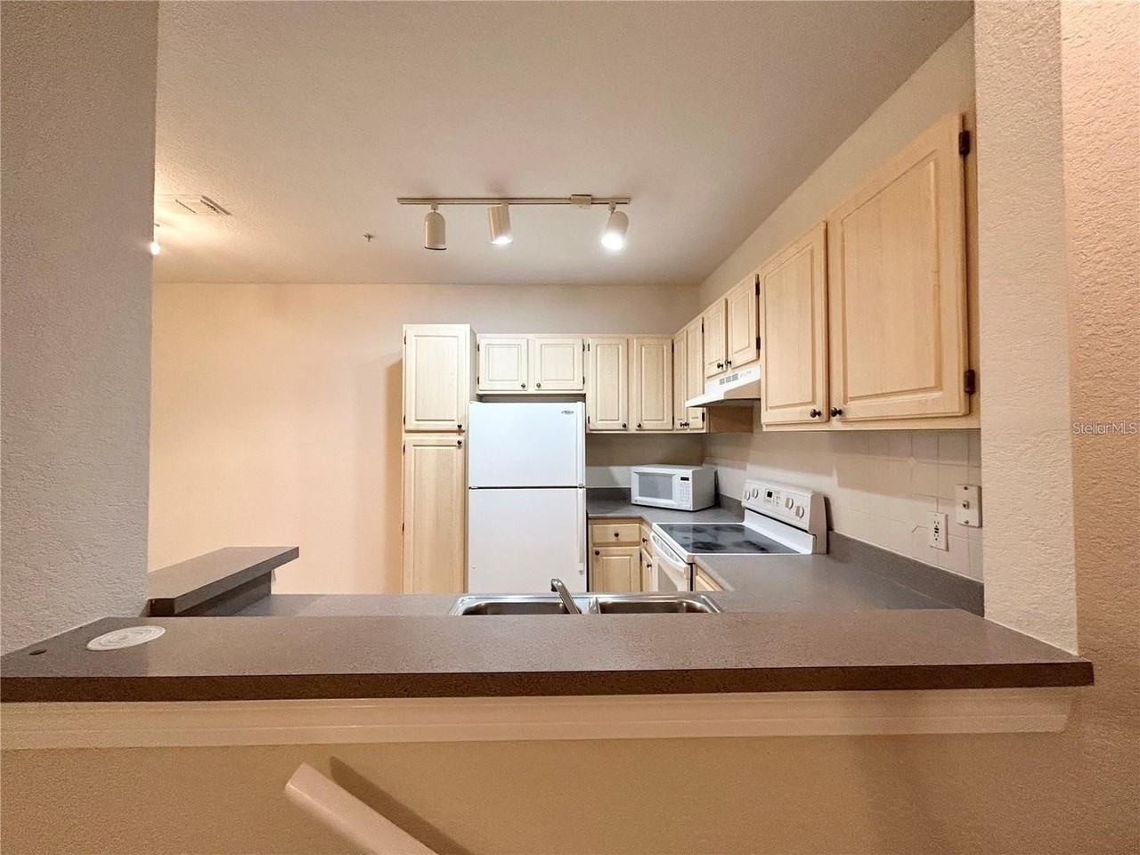 1515 Legacy Club Dr #1515 - Photo 6 of 19